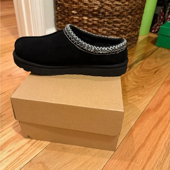 New! UGG Black Tasman Slippers - Picture 2 of 7